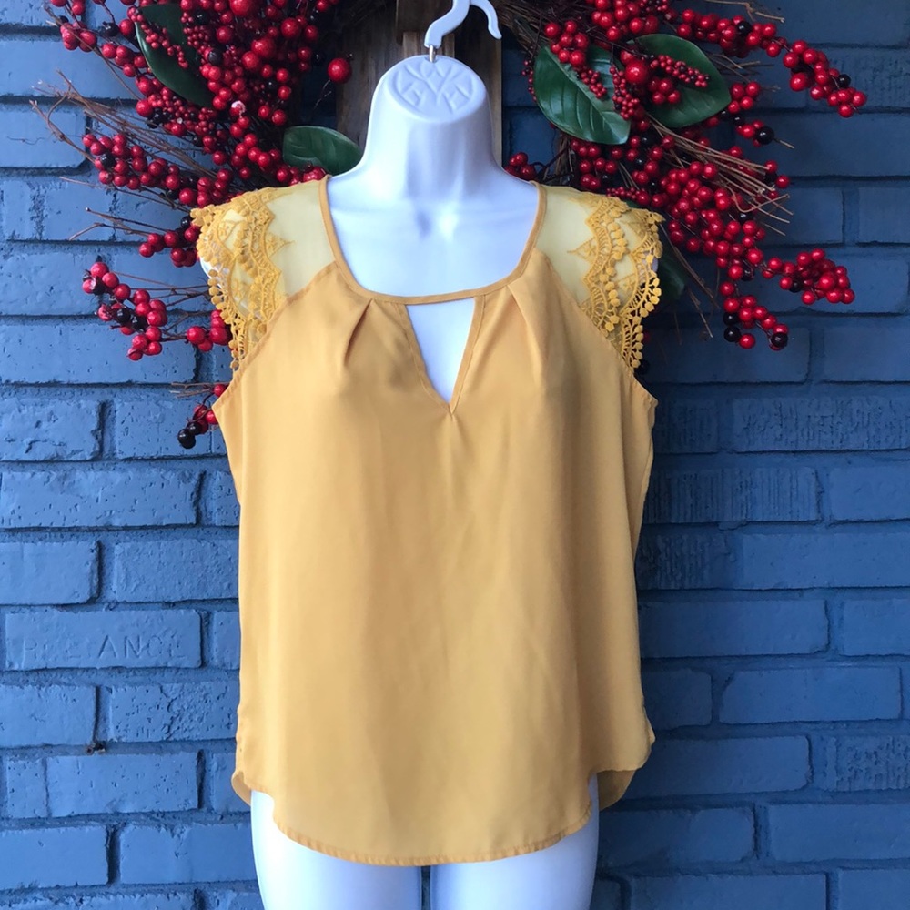 Lace sleeve cami top. Small